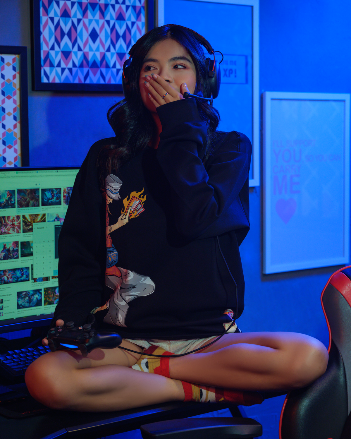 "Destiny 4:30pm" Sweater Black - PENTA